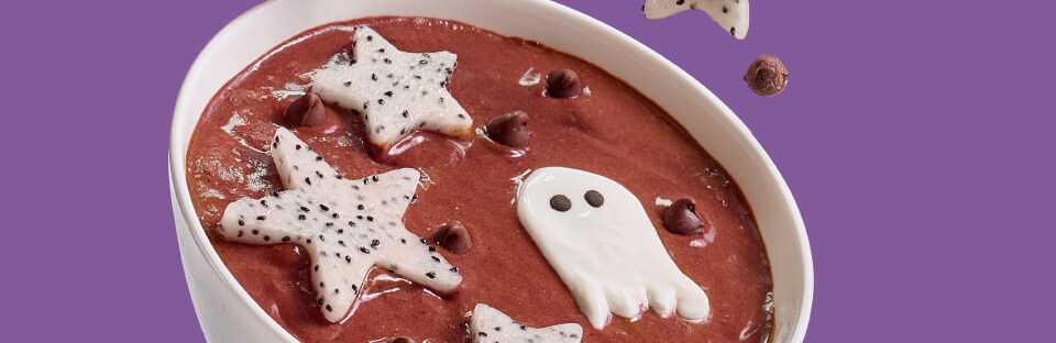 Cherry-Boo Dark Chocolate Smooth-ie Bowl