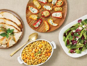 friendsgiving dinner table