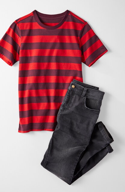 graphic tee and skinny jeans graphic tee and skinny jeans
