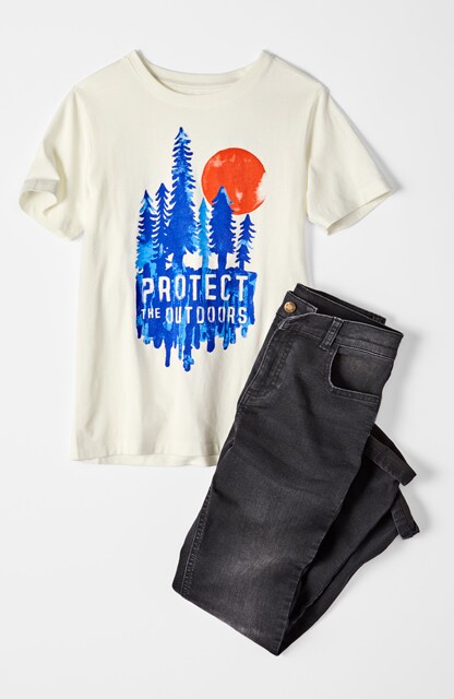 graphic tee and skinny jeans graphic tee and skinny jeans