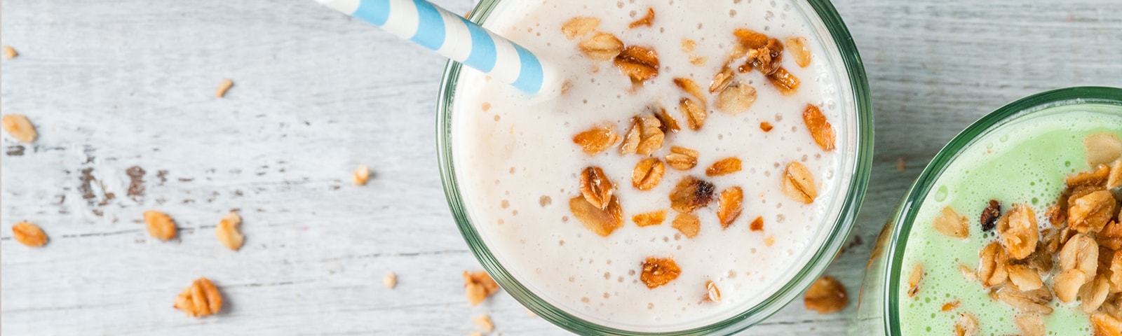 Healthy smoothies with granola