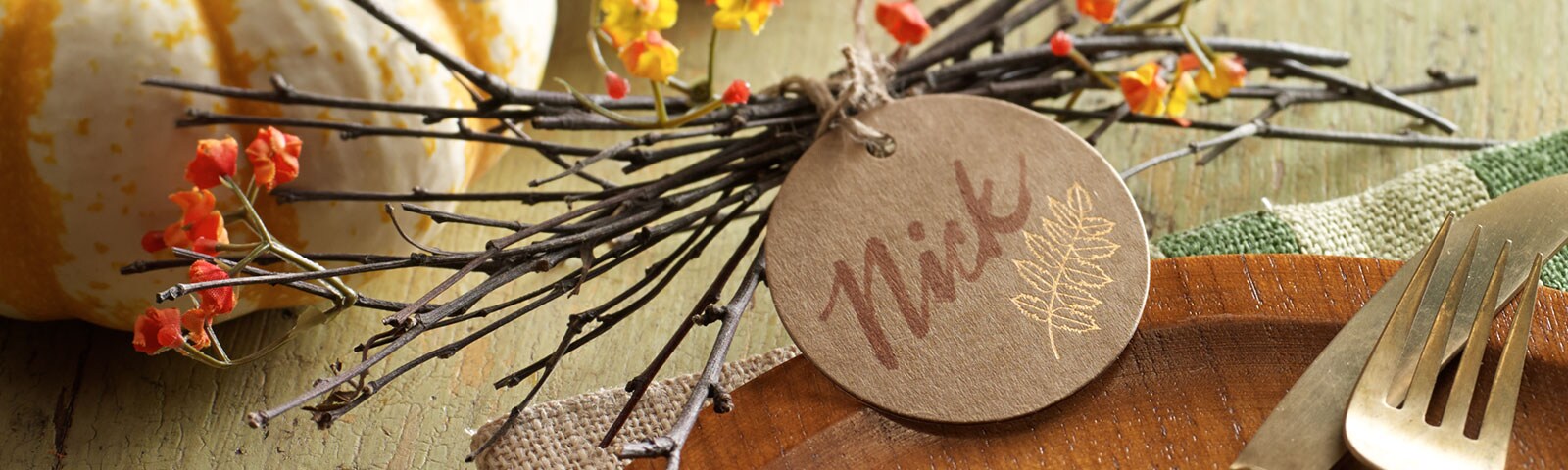 Rustic place cards for holiday decor Rustic place cards for holiday decor